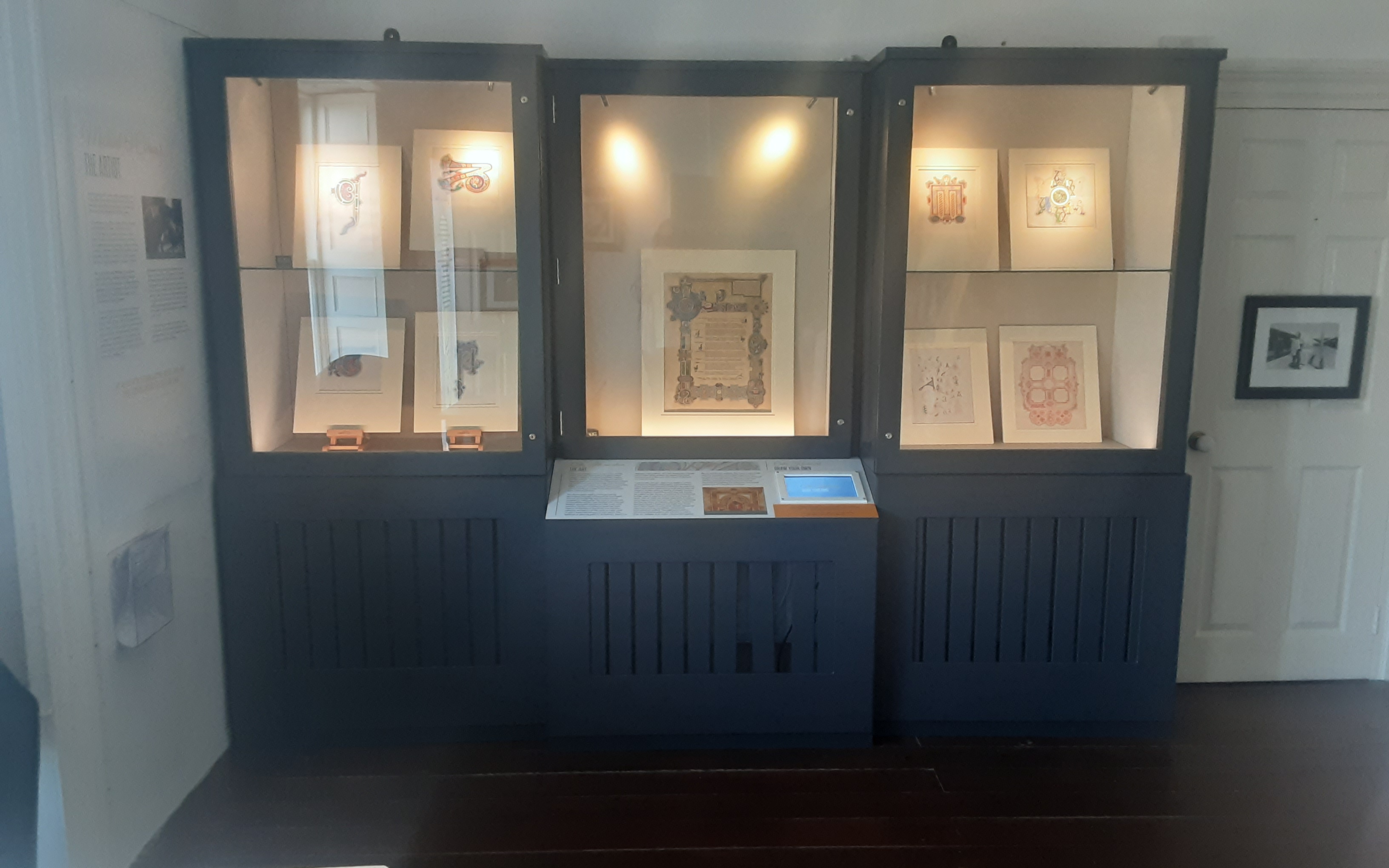 Exhibition Cabinets2